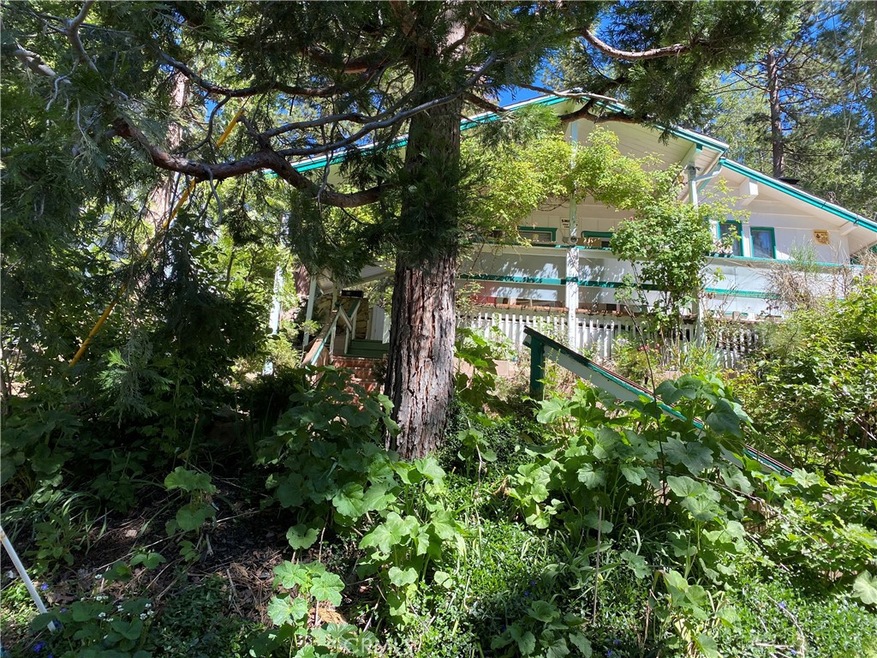 2473 Fir Dr, Running Springs, CA 92382