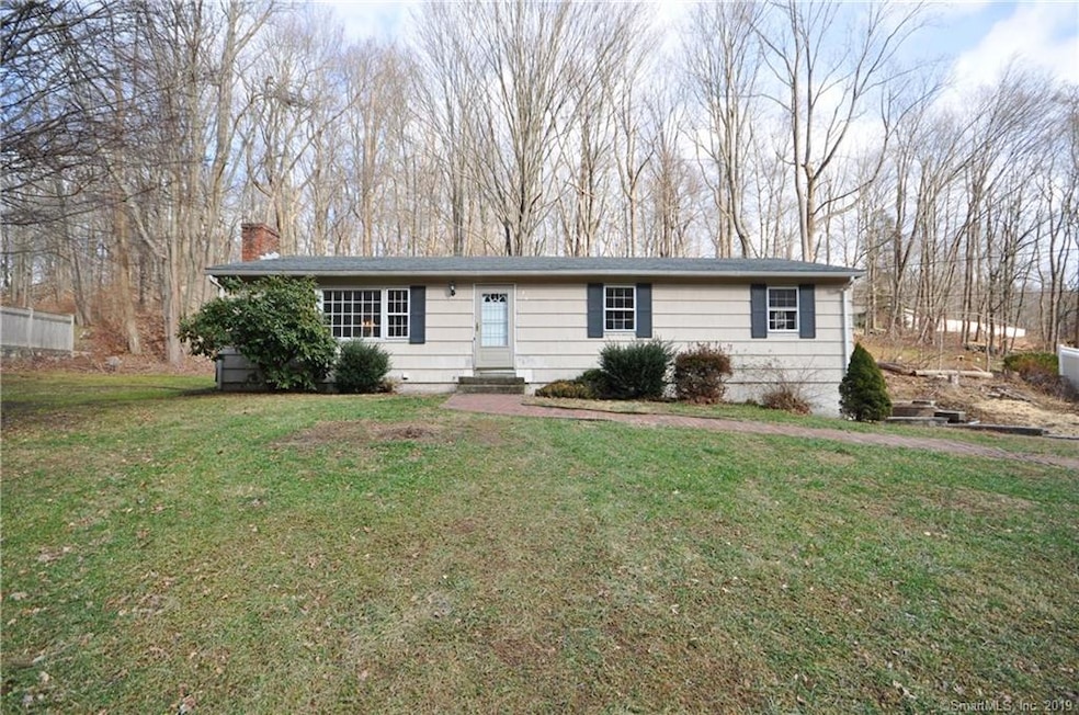 19 Saw Mill Rd, Newtown, CT 06470 - photo 1