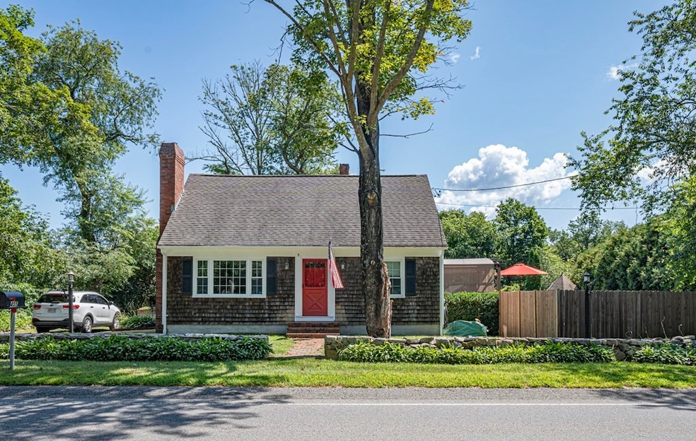 455 Chase Rd, North Dartmouth, MA 02747 - photo 1