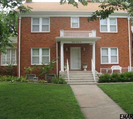 Beautiful 2-story Brick Home. Features approx 2178