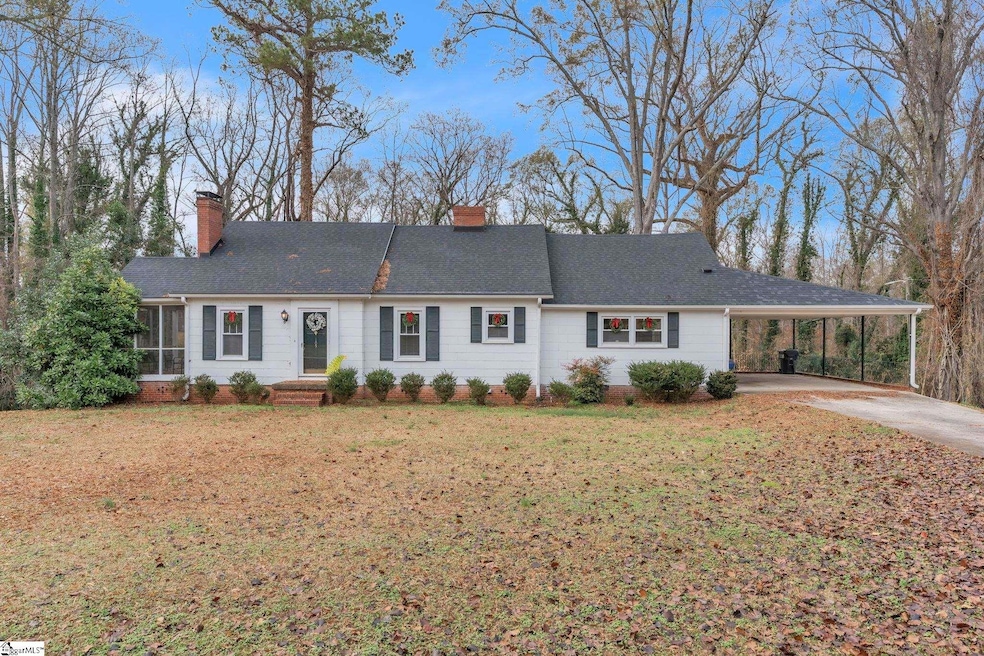 105 Barksdale Cir, Laurens, SC 29360 - photo 1