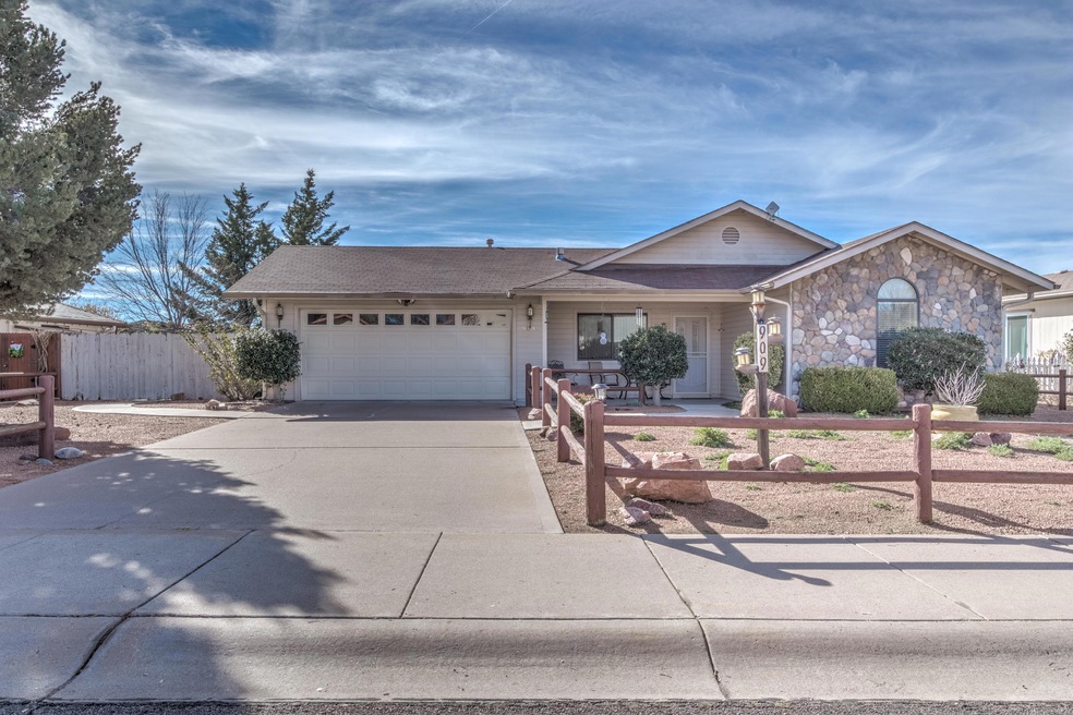 909 W Chatham