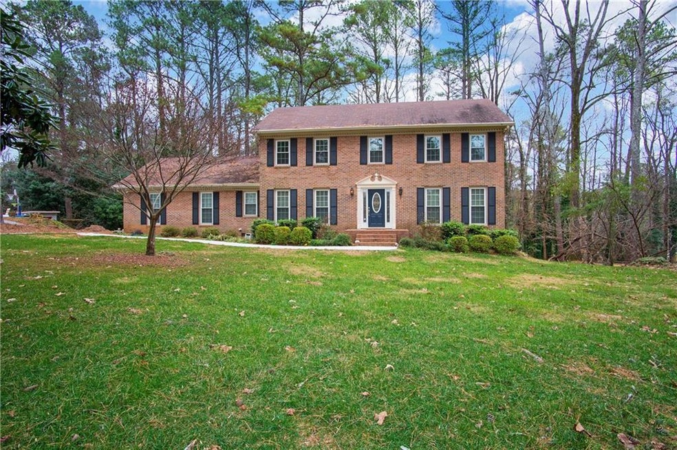 Exterior Front brick home located in Gwinnett Coun