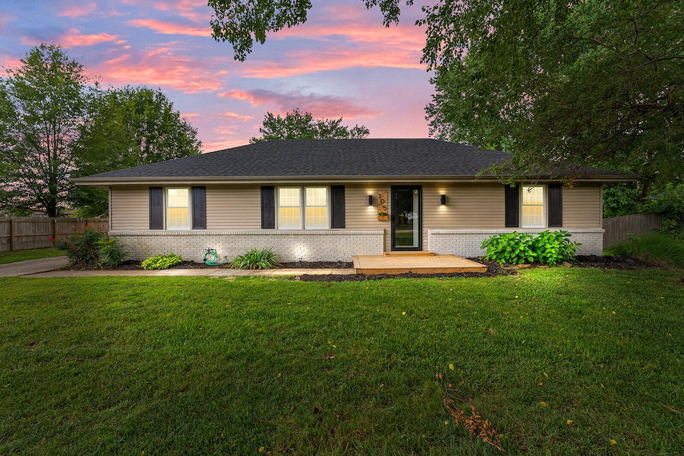 105 N Ellen St, Nixa, MO 65714 - photo 1