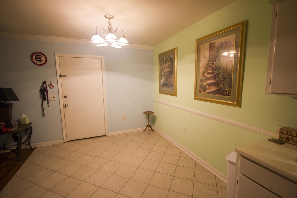 Foyer/Dining