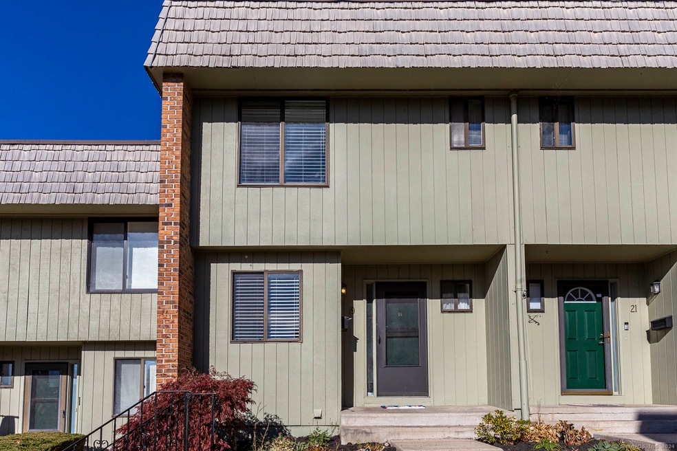 19 Hawthorn Ct unit 19, Cromwell, CT 06416 - photo 1