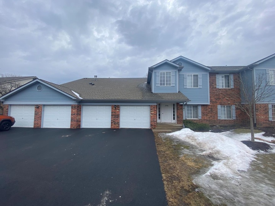 1741 Chesapeake Ln unit 1, Schaumburg, IL 60193 - photo 1