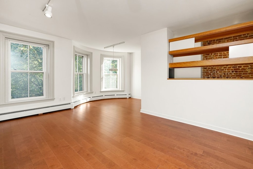 138 W Concord St unit 3, Boston, MA 02118 - photo 1