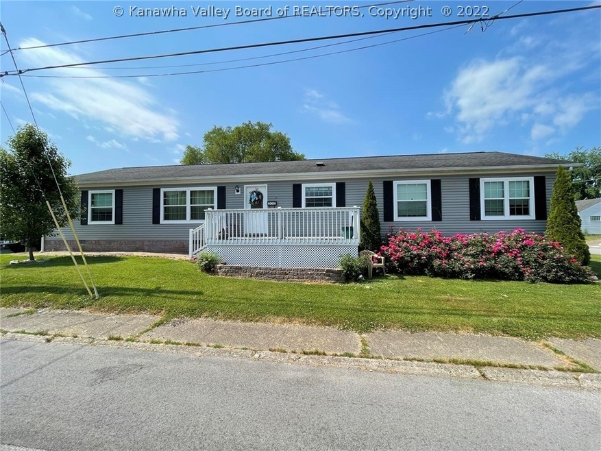 528 21st St, Dunbar, WV 25064 - photo 1