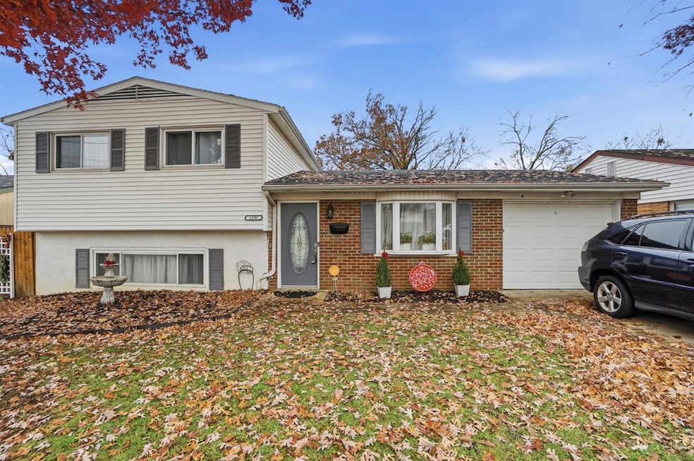 1297 Wainwright Dr, Cincinnati, OH 45246 - photo 1