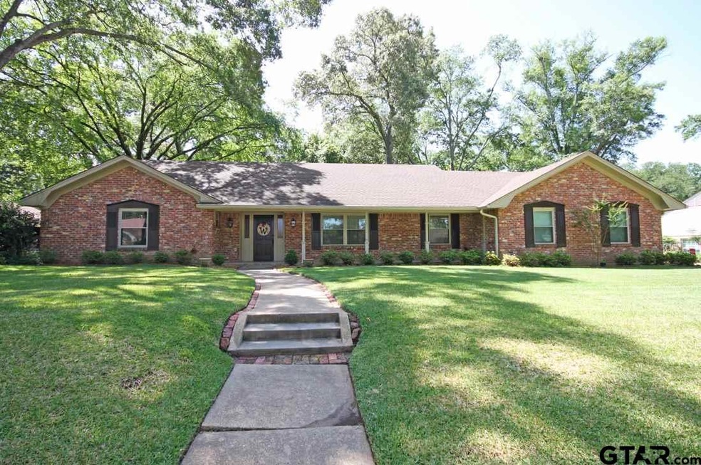 706 706 Trenton Dr, Tyler, TX 75703 - photo 1