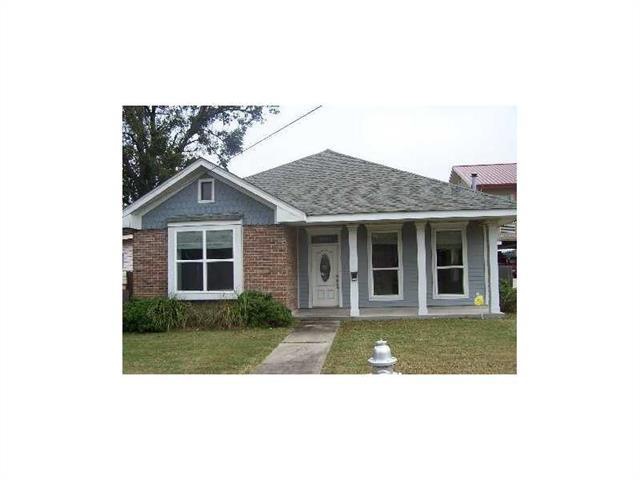 Facade/Exterior Front.