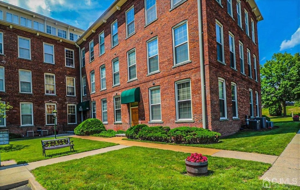 40 Washington Ave unit 4, Milltown, NJ 08850 - photo 1