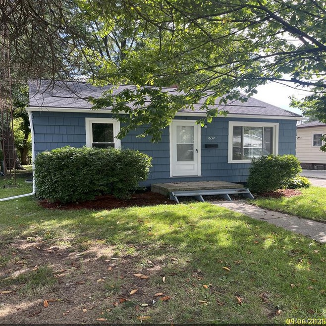 1632 McBrady St, Port Huron, MI 48060 - photo 1