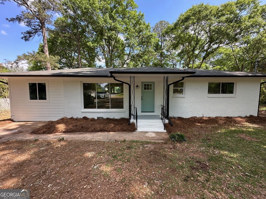 104 Poplar St, Barnesville, GA 30204 - photo 1