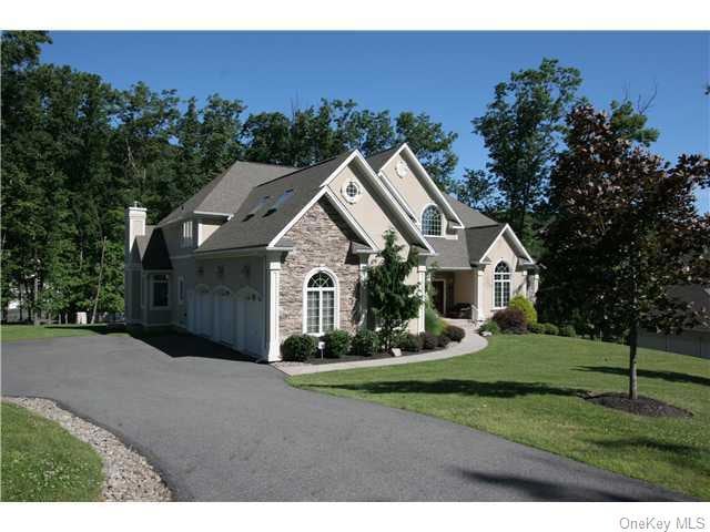 7 Beaver Pond Ct, Stony Point, NY 10980 - photo 1