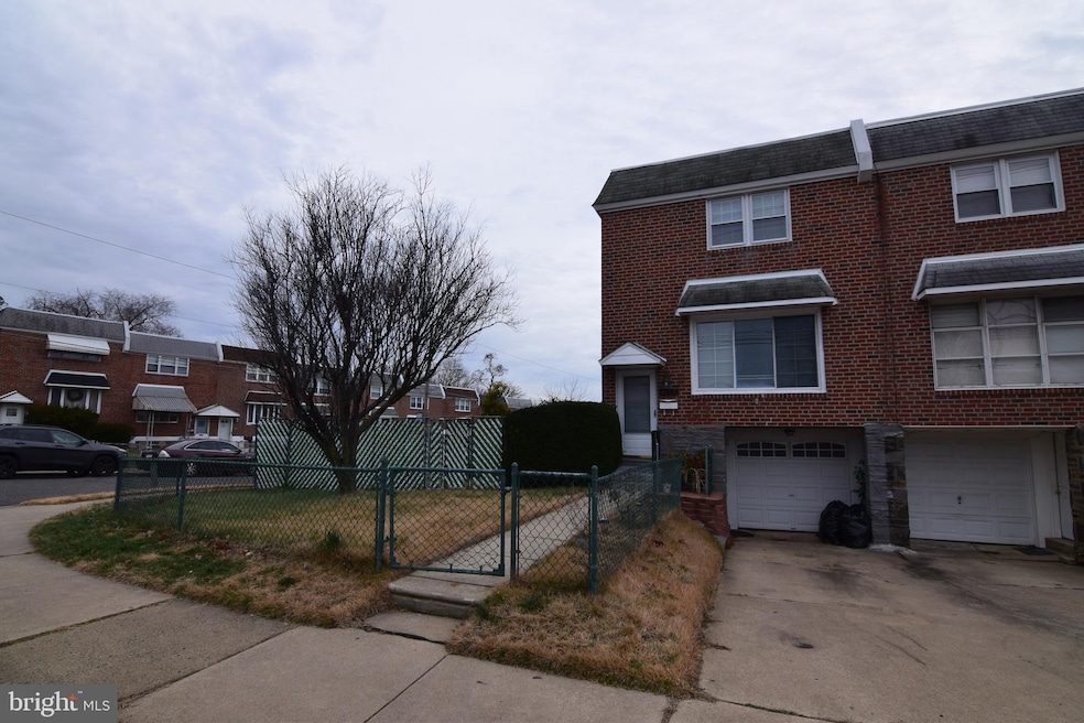 8965 Ashton Rd, Philadelphia, PA 19136 - photo 1
