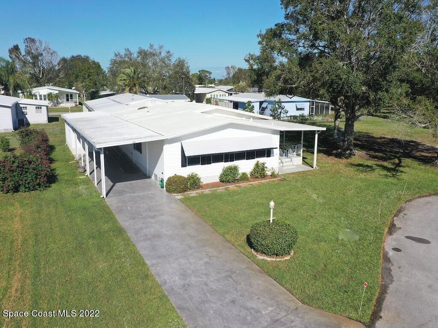 910 Evergreen St, Sebastian, FL 32976 - photo 1