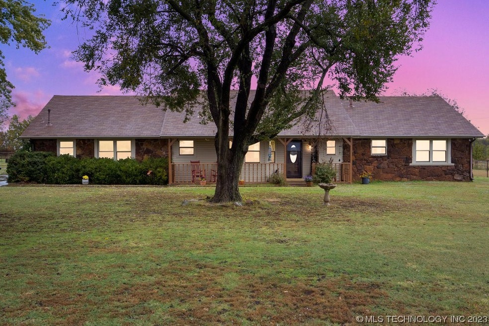 One level ranch home on land!