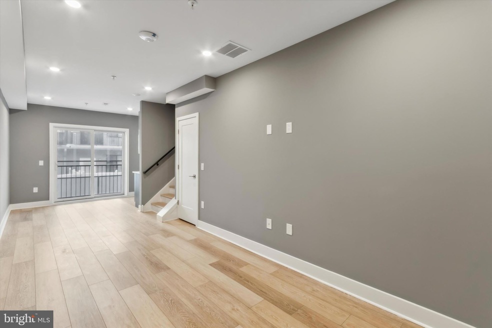 1615 Poplar St unit 3, Philadelphia, PA 19130 - photo 1