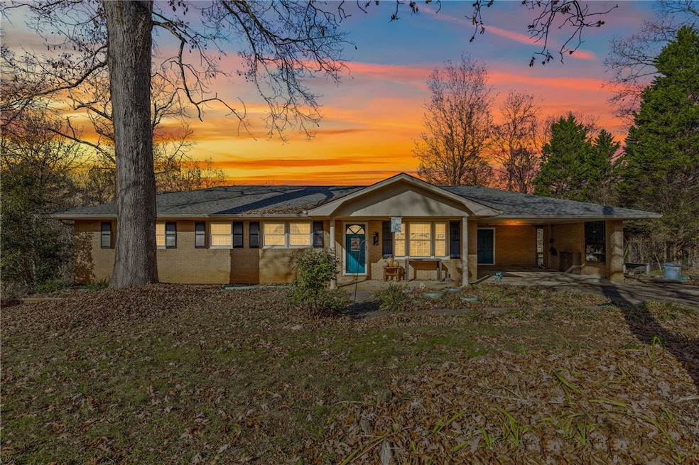 231 Cloverhill Dr, Anderson, SC 29624 - photo 1