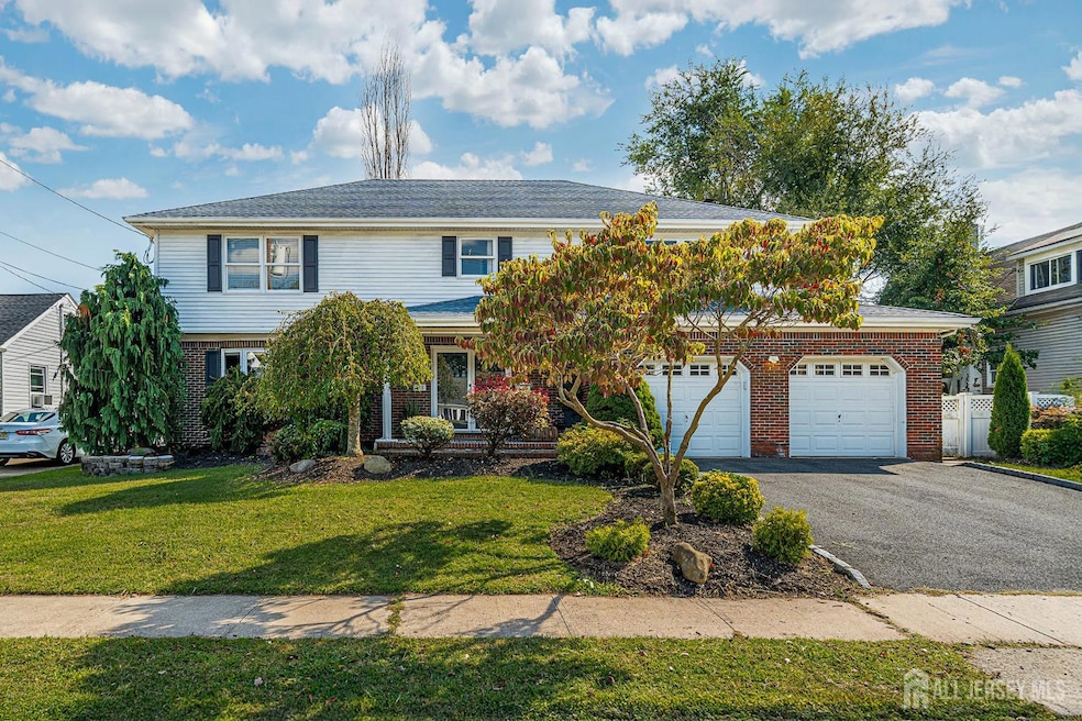 Under Contract $799,000