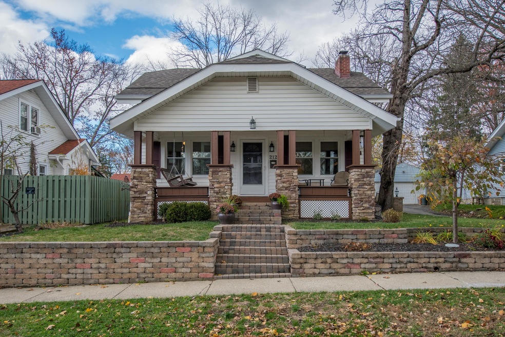212 E Longview