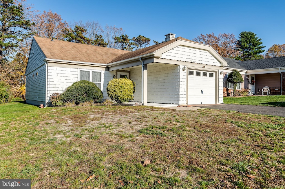 67 Buckingham Dr, Southampton, NJ 08088 - photo 1