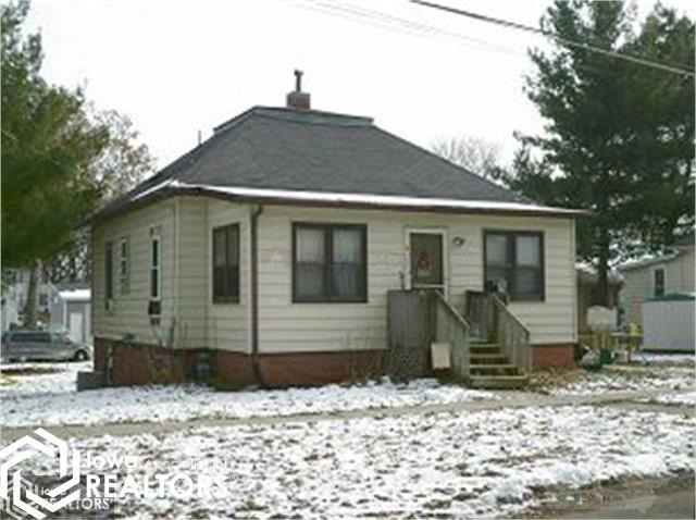 516 W 5th St S, Newton, IA 50208 - photo 1