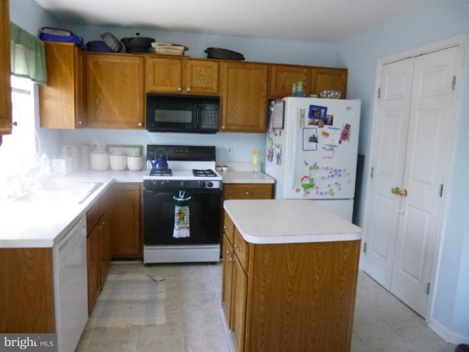 1839 Tiger Lily Cir unit 49, Woodbridge, VA 22192 - photo 1