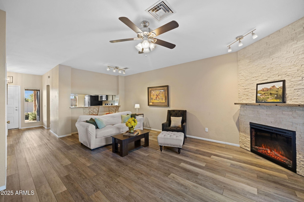 4114 E Union Hills Dr unit 1213, Phoenix, AZ 85050 - photo 1