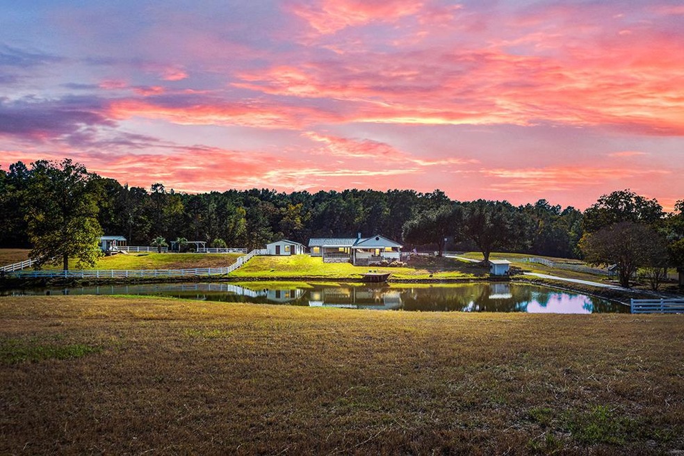 1038 F R Lewis Rd, Nacogdoches, TX 75964 - photo 1