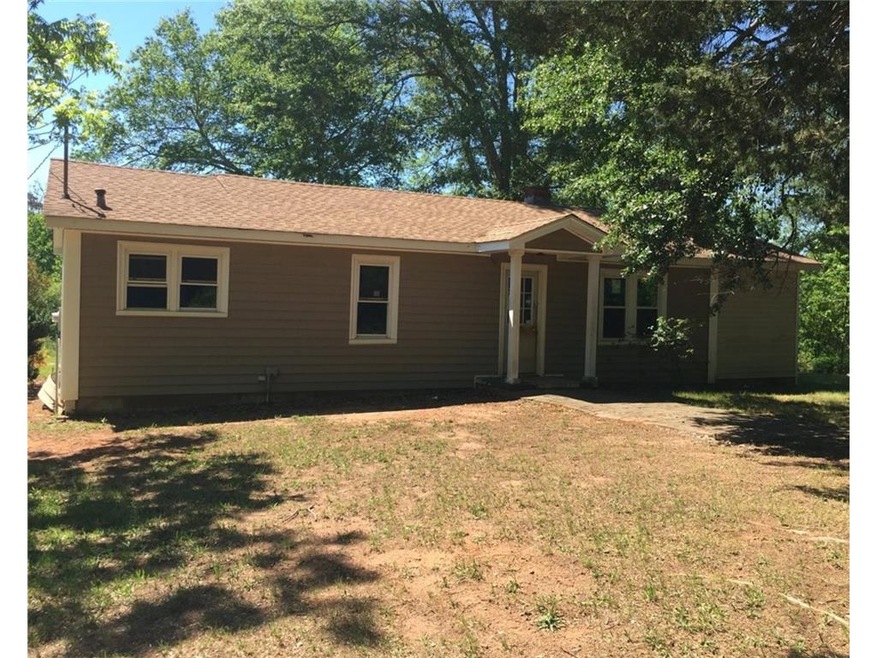 6841 Old Cornelia Hwy, Lula, GA 30554 - photo 1