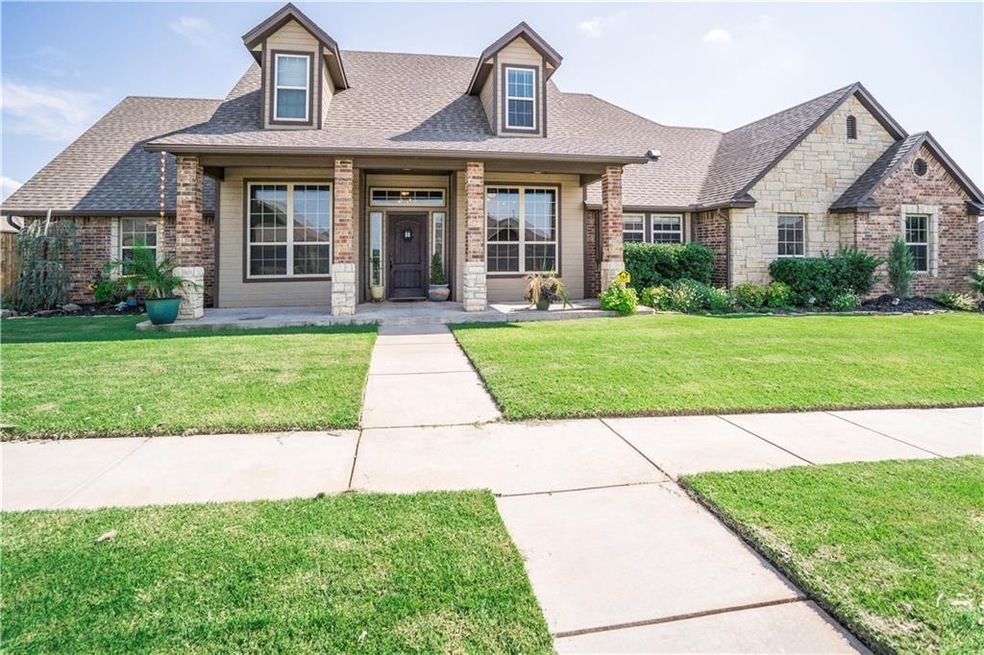 2804 SE 5th St, Moore, OK 73160 - photo 1