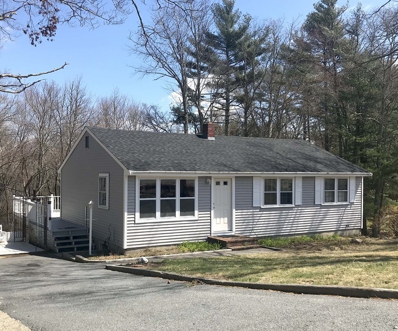 135 Center St, Carver, MA 02330 - photo 1