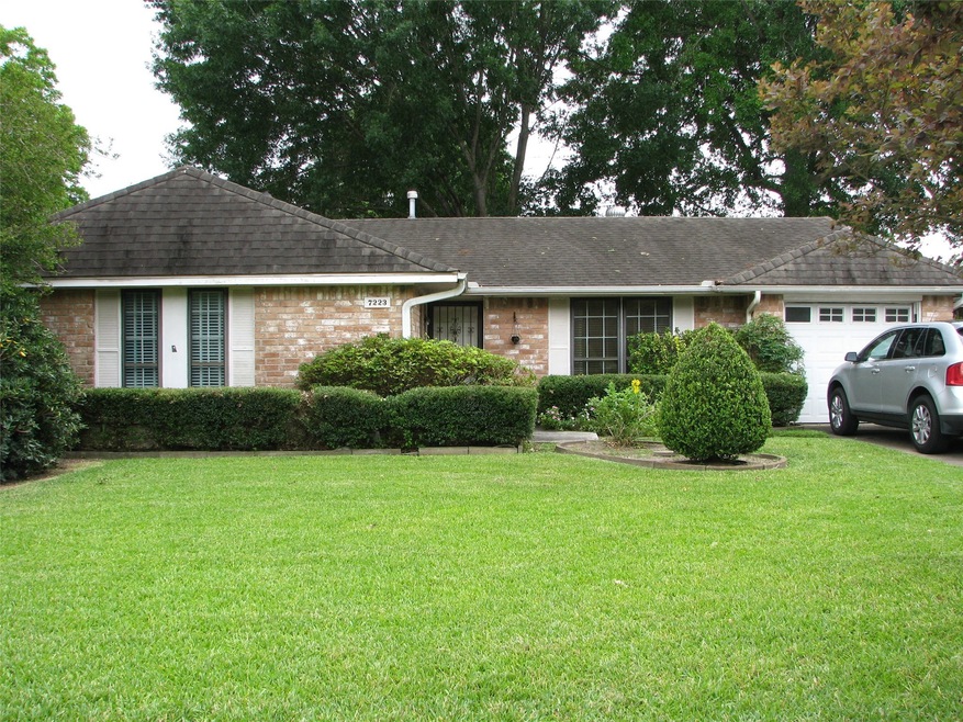 7223 Yellow Pine Dr, Houston, TX 77040 - photo 1