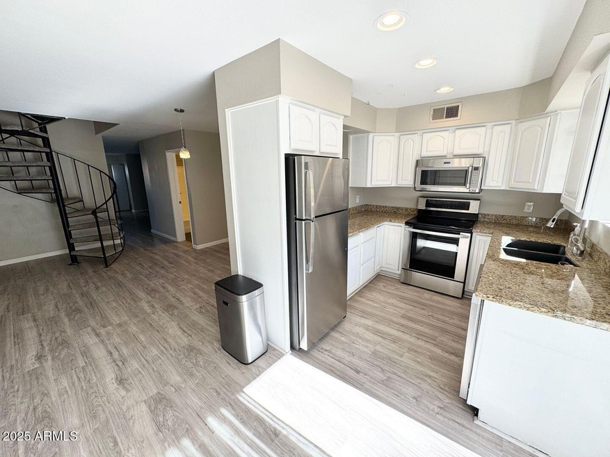 1425 E Desert Cove Ave unit 2, Phoenix, AZ 85020 - photo 1