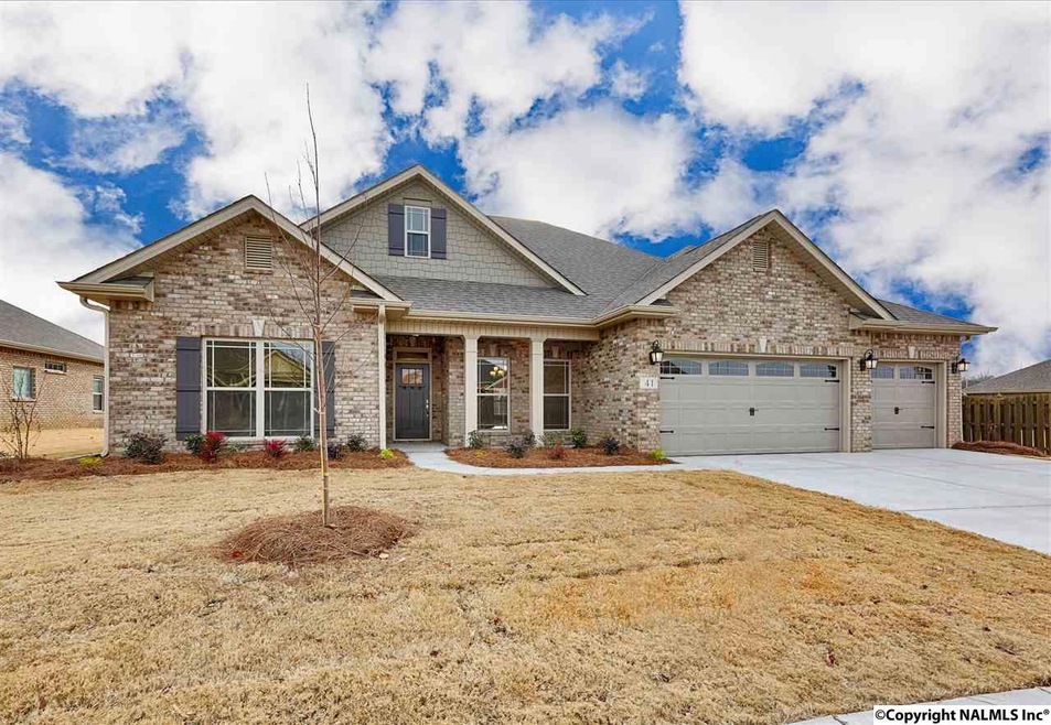 The Charlotte - This plan is so versatile! 4 bedrooms (or 3 Bedrooms with a study), 2 bathrooms, and 3 car garage make this the perfect open floor plan!