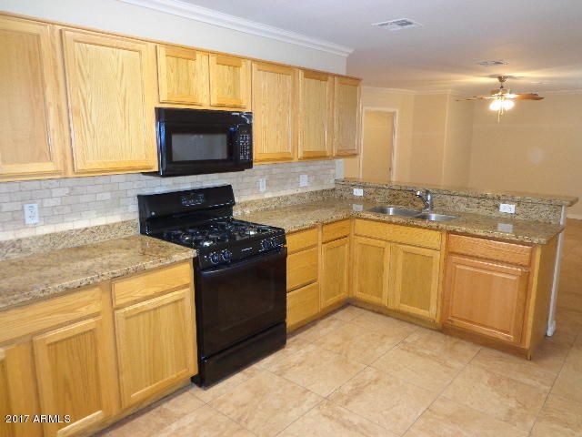 4218 WILSHIRE KITCHEN