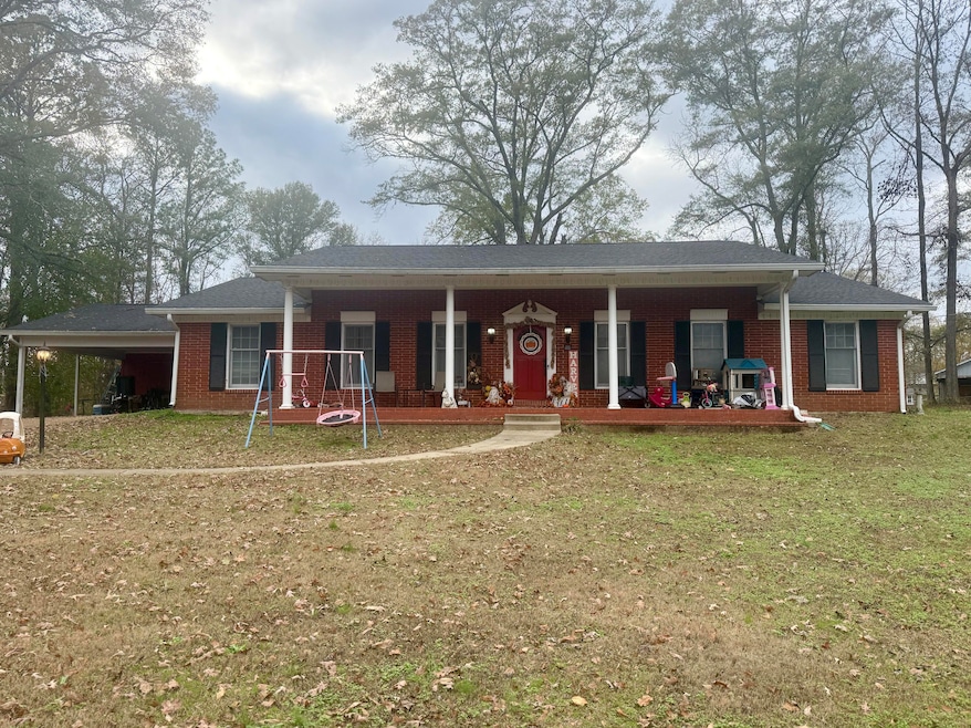 1495 Lee Stokes Rd, Columbus, MS 39702 - photo 1
