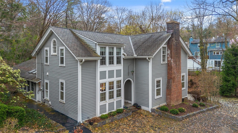 Sold $2,350,000 • Co-Listing Agent