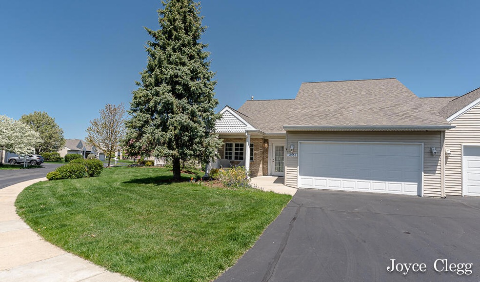 1093Fountainview01Lores