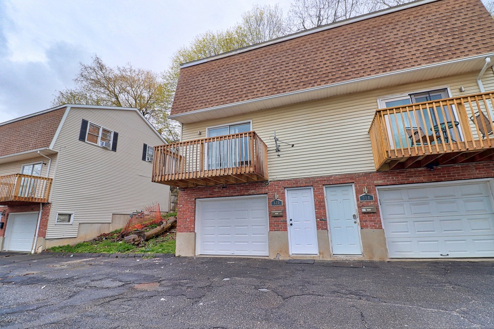 320 Waterville St unit 2, Waterbury, CT 06710 - photo 1