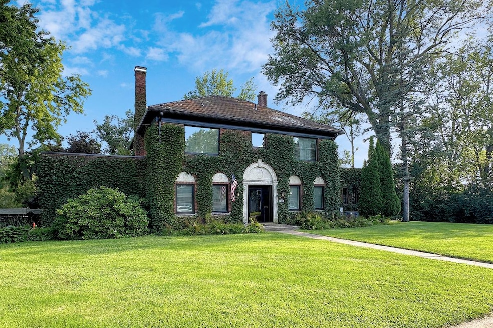 202 E Summit Ave, Shenandoah, IA 51601 - photo 1