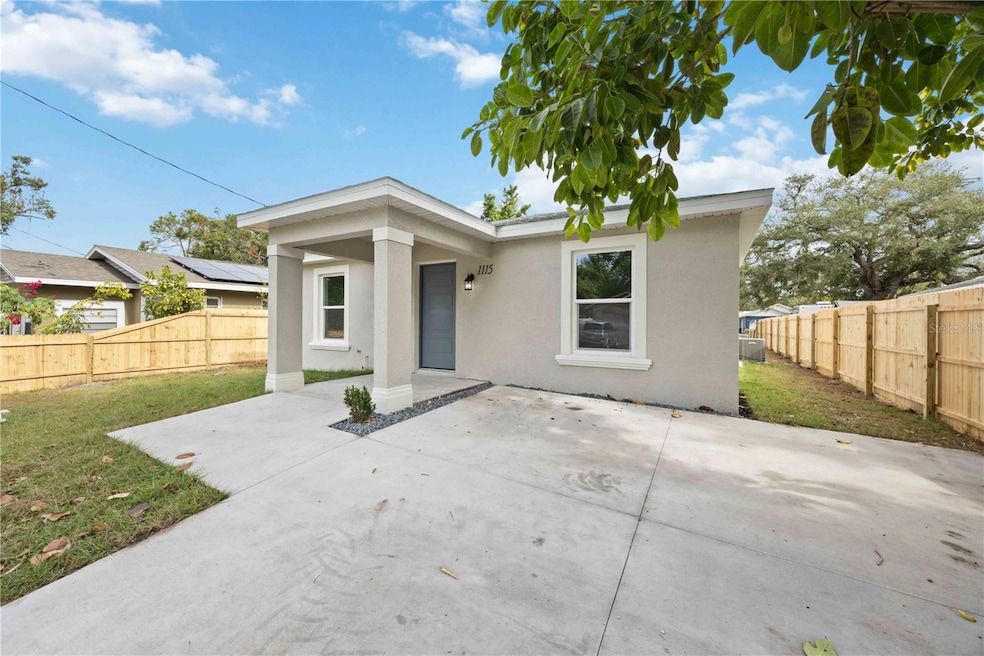 1115 2nd St E, Bradenton, FL 34205 - photo 1