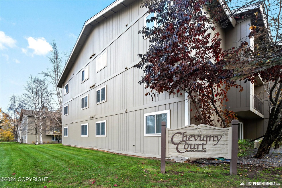WELCOME TO CHEVIGNY COURT