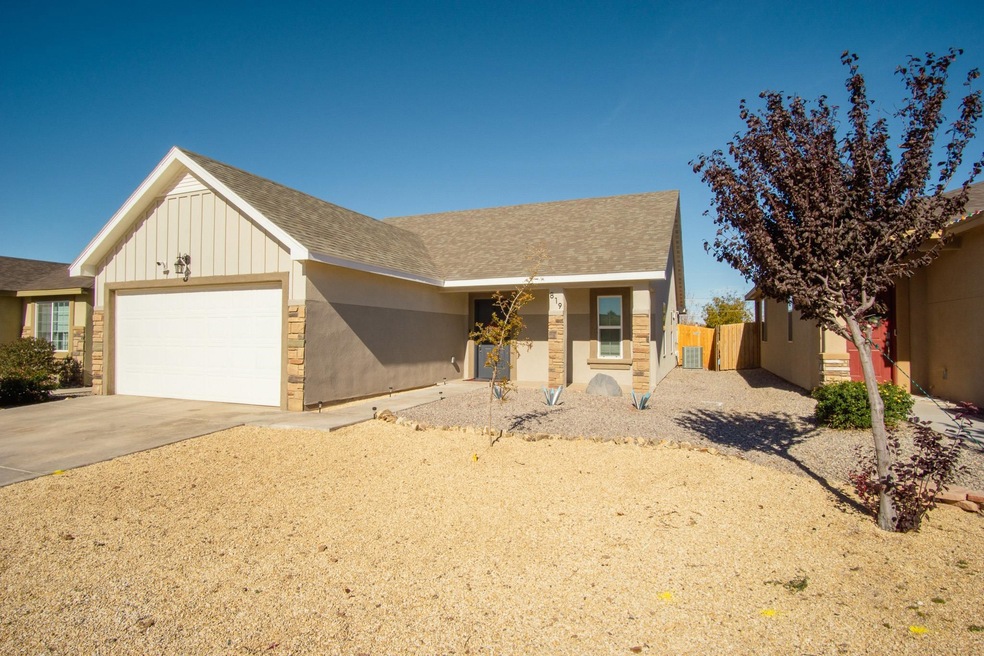 819 Valencia, Alamogordo, NM 88310 - photo 1