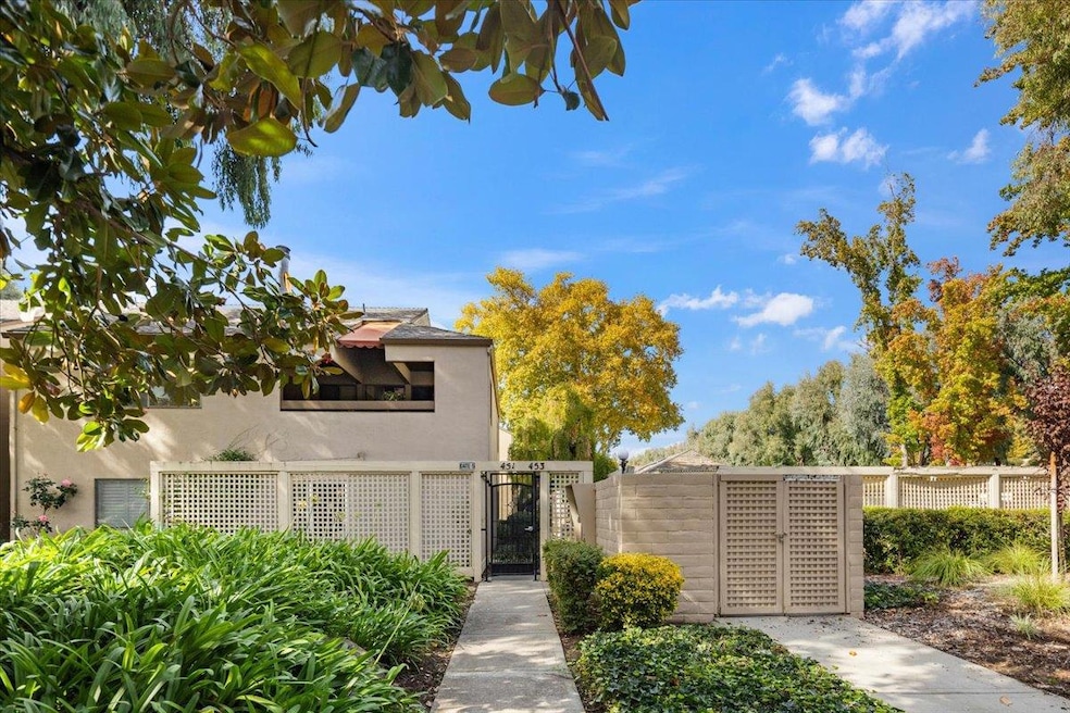 Pending $699,888 • Co-Listing Agent