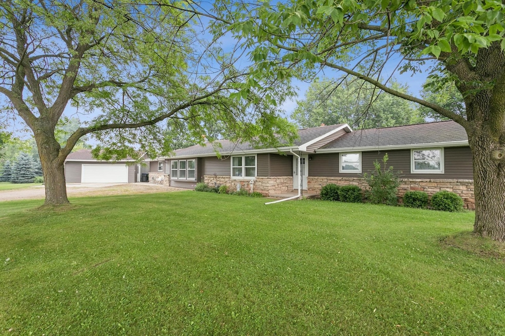 For Sale $399,900 • Co-Listing Agent