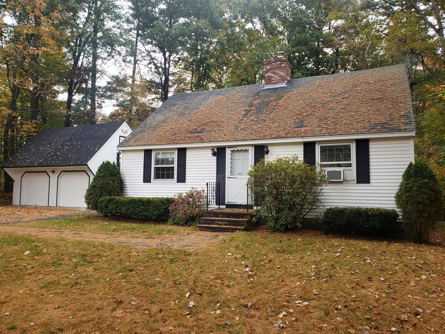 6 Running Brook Rd